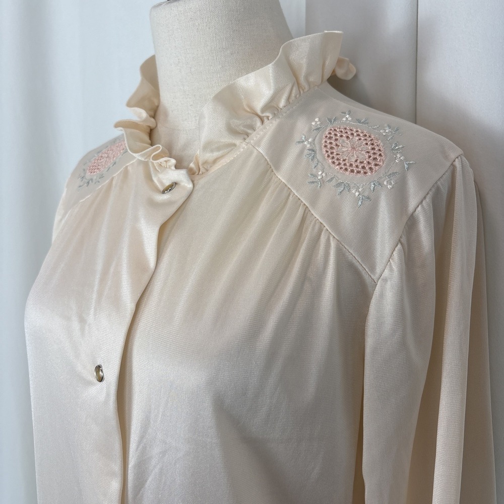 Vintage Nylon Full Length Robe Pale Peach Embroidery Pearl Snap Ruffle Katz M/L
